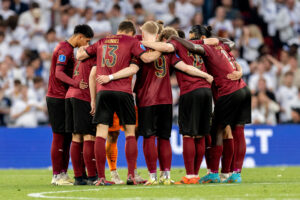 Flyvende Aral Simsir: Særligt råd fra far hjælper